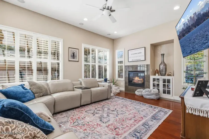 6501 Lonnie, Sparks, Nevada 89436, 4 Bedrooms Bedrooms, ,5 BathroomsBathrooms,Residential,Residential,Lonnie,260004938