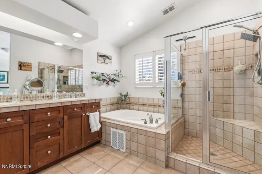 6501 Lonnie, Sparks, Nevada 89436, 4 Bedrooms Bedrooms, ,5 BathroomsBathrooms,Residential,Residential,Lonnie,260004938