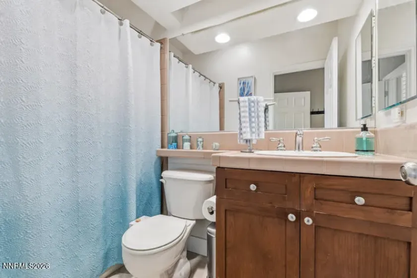 6501 Lonnie, Sparks, Nevada 89436, 4 Bedrooms Bedrooms, ,5 BathroomsBathrooms,Residential,Residential,Lonnie,260004938