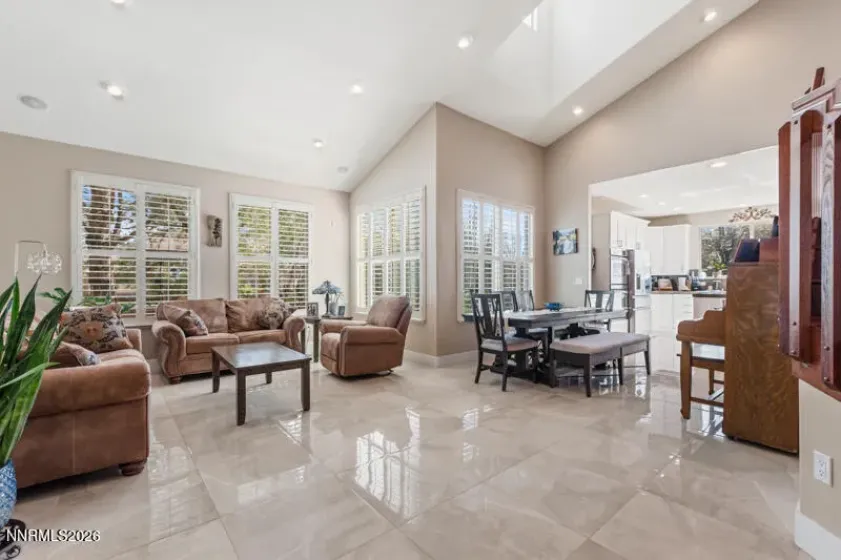 6501 Lonnie, Sparks, Nevada 89436, 4 Bedrooms Bedrooms, ,5 BathroomsBathrooms,Residential,Residential,Lonnie,260004938