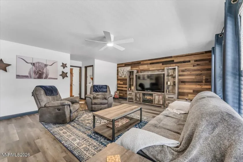 7770 Welsh, Reno, Nevada 89506, 4 Bedrooms Bedrooms, ,3 BathroomsBathrooms,Residential,Residential,Welsh,260004940