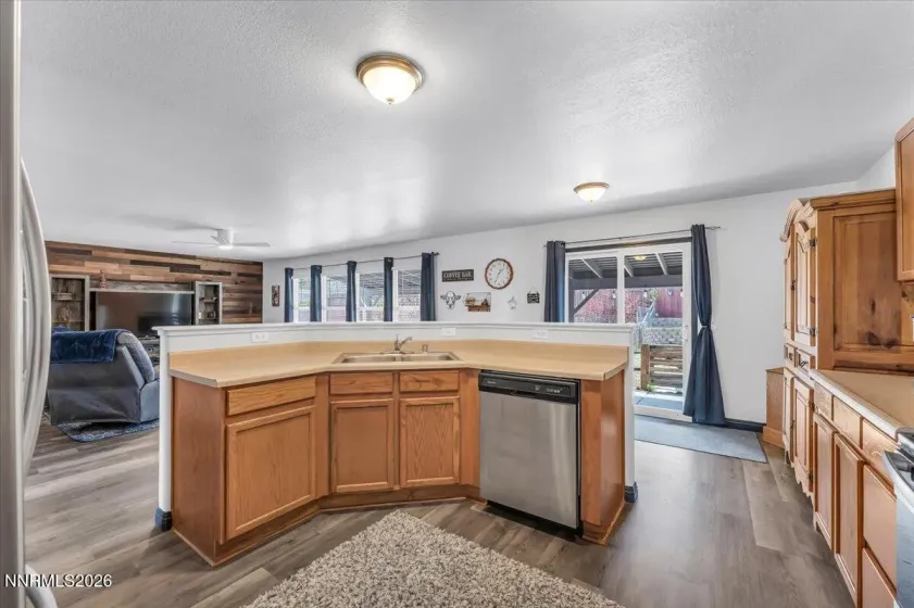 7770 Welsh, Reno, Nevada 89506, 4 Bedrooms Bedrooms, ,3 BathroomsBathrooms,Residential,Residential,Welsh,260004940