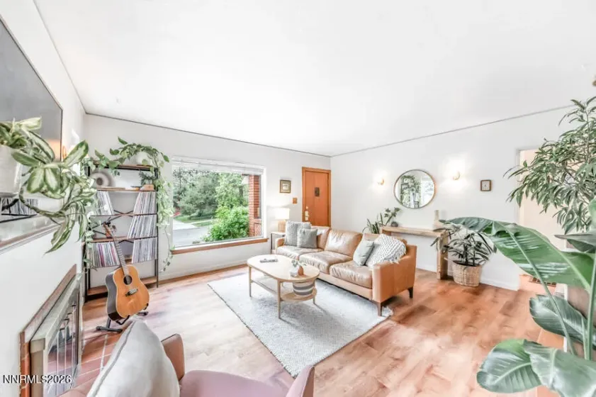 699 Saint Lawrence, Reno, Nevada 89509, 3 Bedrooms Bedrooms, ,2 BathroomsBathrooms,Residential,Residential,Saint Lawrence,260004946