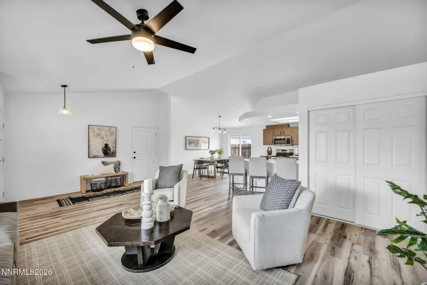 1286 Currycomb, Minden, Nevada 89423, 4 Bedrooms Bedrooms, ,3 BathroomsBathrooms,Residential,Residential,Currycomb,260004963