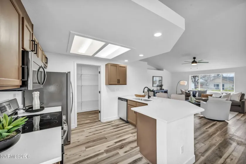 1286 Currycomb, Minden, Nevada 89423, 4 Bedrooms Bedrooms, ,3 BathroomsBathrooms,Residential,Residential,Currycomb,260004963