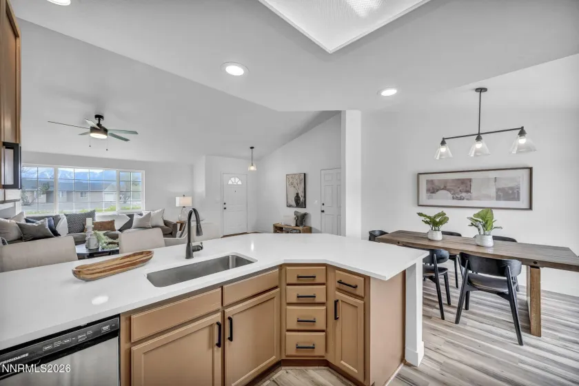 1286 Currycomb, Minden, Nevada 89423, 4 Bedrooms Bedrooms, ,3 BathroomsBathrooms,Residential,Residential,Currycomb,260004963