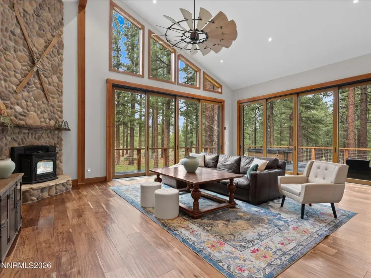 1005 Joy Lake, Reno, Nevada 89511, 3 Bedrooms Bedrooms, ,3 BathroomsBathrooms,Residential,Residential,Joy Lake,260004942