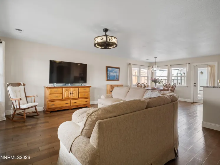 1299 White Ash, Gardnerville, Nevada 89410, 3 Bedrooms Bedrooms, ,2 BathroomsBathrooms,Residential,Residential,White Ash,260004945