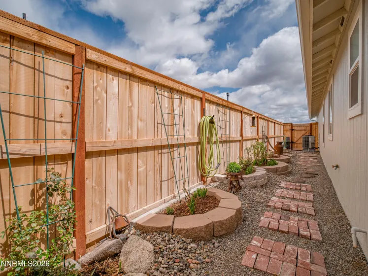 1297 White Ash, Gardnerville, Nevada 89410, 3 Bedrooms Bedrooms, ,2 BathroomsBathrooms,Residential,Residential,White Ash,260004948