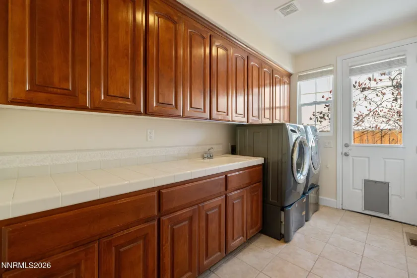 2983 Roundrock, Reno, Nevada 89511, 5 Bedrooms Bedrooms, ,5 BathroomsBathrooms,Residential,Residential,Roundrock,260004953