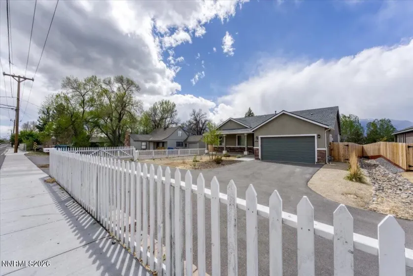 1202 Gilman, Gardnerville, Nevada 89410, 3 Bedrooms Bedrooms, ,2 BathroomsBathrooms,Residential,Residential,Gilman,260004967