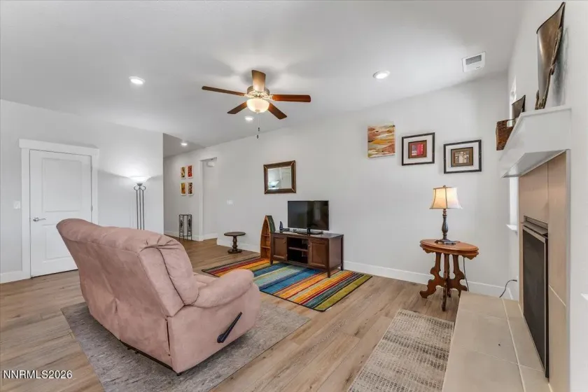 1202 Gilman, Gardnerville, Nevada 89410, 3 Bedrooms Bedrooms, ,2 BathroomsBathrooms,Residential,Residential,Gilman,260004967