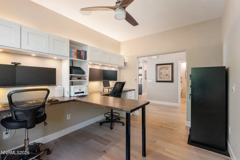 560 Riverbed, Reno, Nevada 89521, 3 Bedrooms Bedrooms, ,3 BathroomsBathrooms,Residential,Residential,Riverbed,260004971