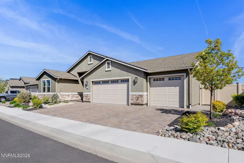 560 Riverbed, Reno, Nevada 89521, 3 Bedrooms Bedrooms, ,3 BathroomsBathrooms,Residential,Residential,Riverbed,260004971