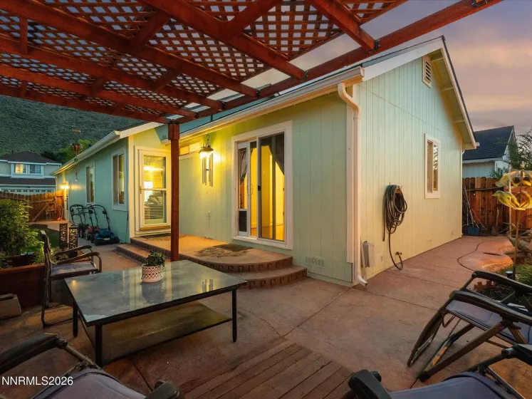 4572 Creekside, Reno, Nevada 89502, 3 Bedrooms Bedrooms, ,2 BathroomsBathrooms,Residential,Residential,Creekside,260004974