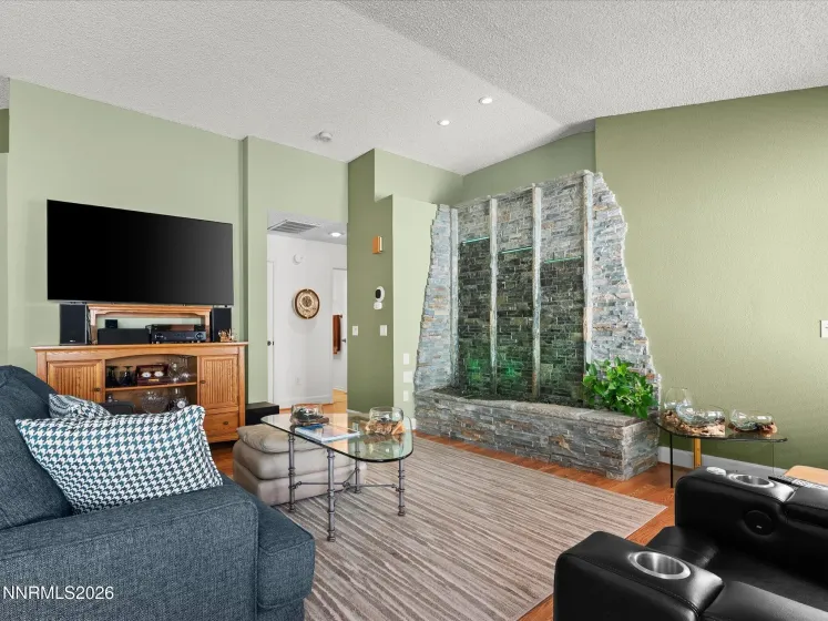 4572 Creekside, Reno, Nevada 89502, 3 Bedrooms Bedrooms, ,2 BathroomsBathrooms,Residential,Residential,Creekside,260004974