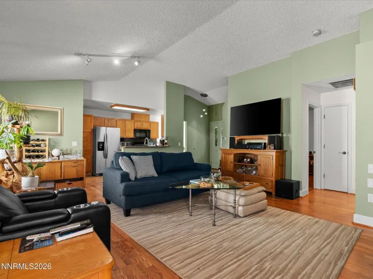 4572 Creekside, Reno, Nevada 89502, 3 Bedrooms Bedrooms, ,2 BathroomsBathrooms,Residential,Residential,Creekside,260004974