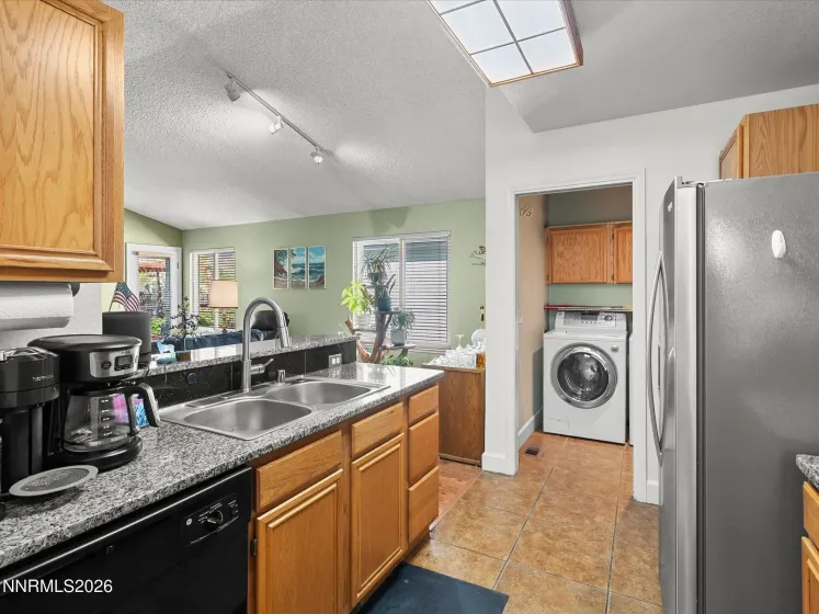 4572 Creekside, Reno, Nevada 89502, 3 Bedrooms Bedrooms, ,2 BathroomsBathrooms,Residential,Residential,Creekside,260004974