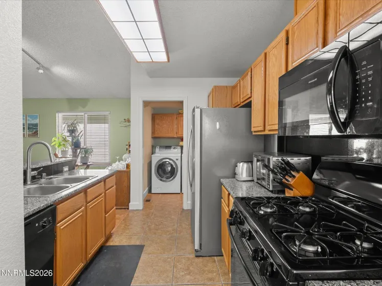 4572 Creekside, Reno, Nevada 89502, 3 Bedrooms Bedrooms, ,2 BathroomsBathrooms,Residential,Residential,Creekside,260004974