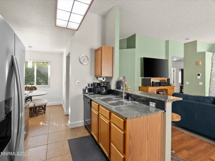 4572 Creekside, Reno, Nevada 89502, 3 Bedrooms Bedrooms, ,2 BathroomsBathrooms,Residential,Residential,Creekside,260004974