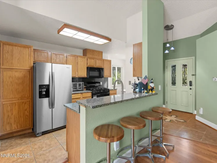 4572 Creekside, Reno, Nevada 89502, 3 Bedrooms Bedrooms, ,2 BathroomsBathrooms,Residential,Residential,Creekside,260004974