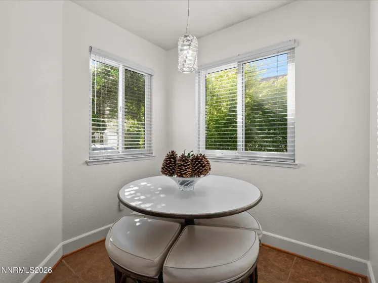 4572 Creekside, Reno, Nevada 89502, 3 Bedrooms Bedrooms, ,2 BathroomsBathrooms,Residential,Residential,Creekside,260004974