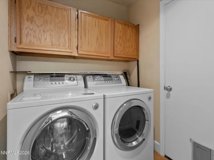 4572 Creekside, Reno, Nevada 89502, 3 Bedrooms Bedrooms, ,2 BathroomsBathrooms,Residential,Residential,Creekside,260004974