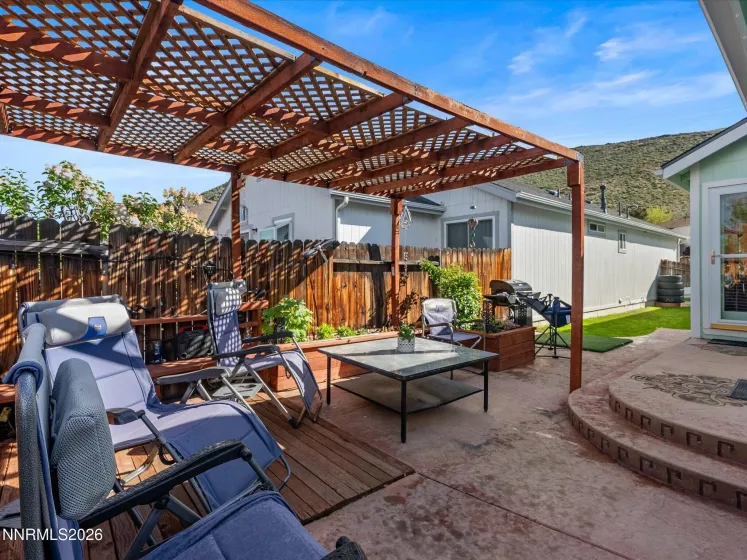 4572 Creekside, Reno, Nevada 89502, 3 Bedrooms Bedrooms, ,2 BathroomsBathrooms,Residential,Residential,Creekside,260004974