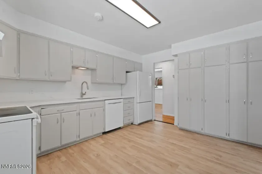 810 Lahontan, Reno, Nevada 89509, 3 Bedrooms Bedrooms, ,2 BathroomsBathrooms,Residential,Residential,Lahontan,260001974