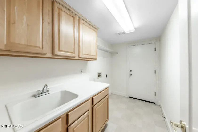 2717 Hamm, Sparks, Nevada 89436, 3 Bedrooms Bedrooms, ,3 BathroomsBathrooms,Residential,Residential,Hamm,260004978