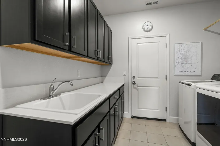 531 Riverbed, Reno, Nevada 89521, 3 Bedrooms Bedrooms, ,3 BathroomsBathrooms,Residential,Residential,Riverbed,260004980