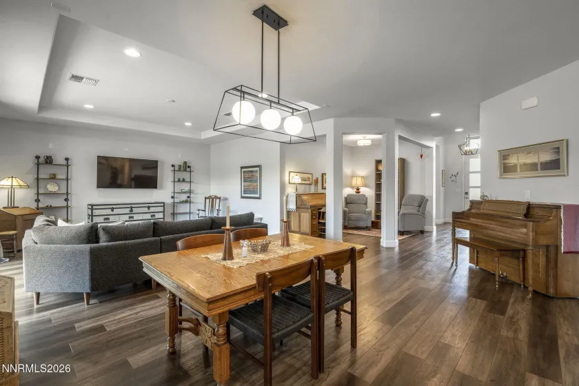 531 Riverbed, Reno, Nevada 89521, 3 Bedrooms Bedrooms, ,3 BathroomsBathrooms,Residential,Residential,Riverbed,260004980