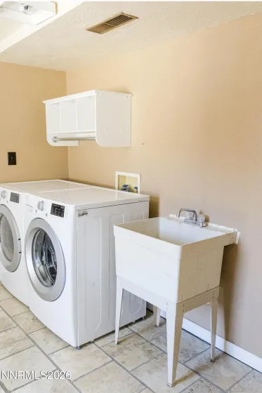 392 Willow, Elko, Nevada 89801, 3 Bedrooms Bedrooms, ,2 BathroomsBathrooms,Residential,Residential,Willow,260004982