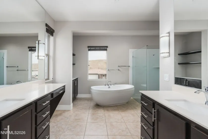 4757 Chromium, Sparks, Nevada 89436, 5 Bedrooms Bedrooms, ,4 BathroomsBathrooms,Residential,Residential,Chromium,260004983