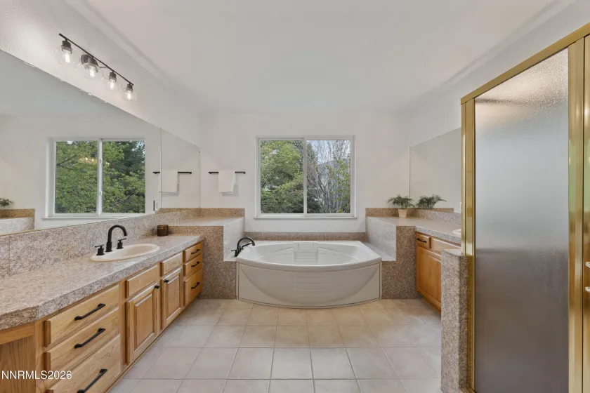 4995 Foxcreek, Reno, Nevada 89519, 4 Bedrooms Bedrooms, ,3 BathroomsBathrooms,Residential,Residential,Foxcreek,260004987