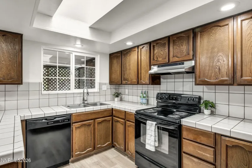 Kitchen - new dishwasher & faucet