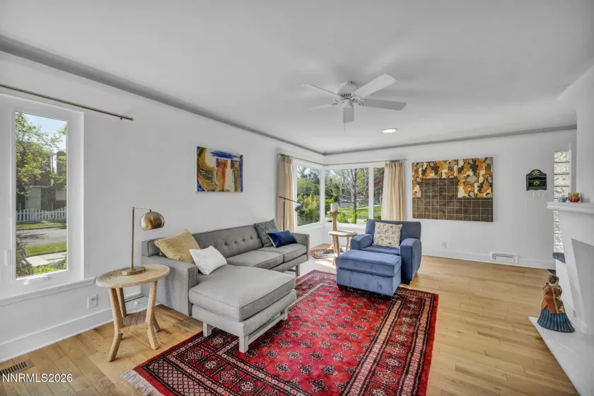 725 Gordon, Reno, Nevada 89509, 3 Bedrooms Bedrooms, ,2 BathroomsBathrooms,Residential,Residential,Gordon,260004996