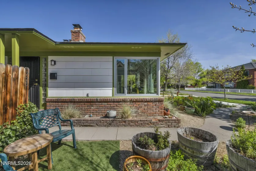 725 Gordon, Reno, Nevada 89509, 3 Bedrooms Bedrooms, ,2 BathroomsBathrooms,Residential,Residential,Gordon,260004996