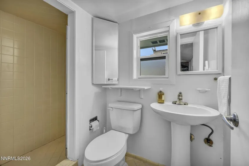 725 Gordon, Reno, Nevada 89509, 3 Bedrooms Bedrooms, ,2 BathroomsBathrooms,Residential,Residential,Gordon,260004996