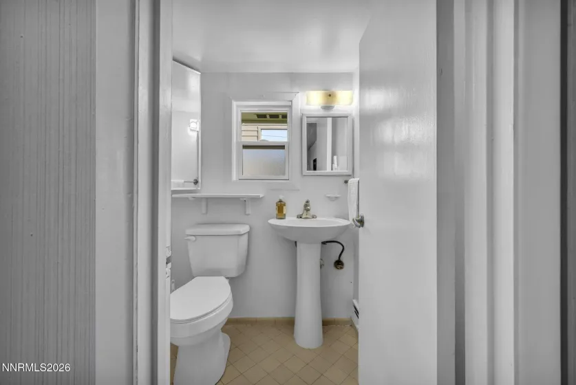 725 Gordon, Reno, Nevada 89509, 3 Bedrooms Bedrooms, ,2 BathroomsBathrooms,Residential,Residential,Gordon,260004996