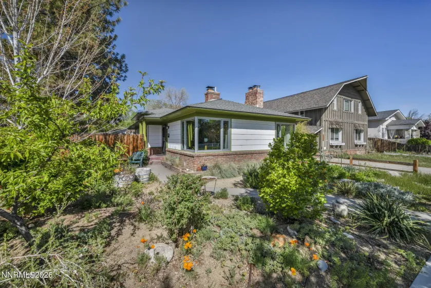 725 Gordon, Reno, Nevada 89509, 3 Bedrooms Bedrooms, ,2 BathroomsBathrooms,Residential,Residential,Gordon,260004996