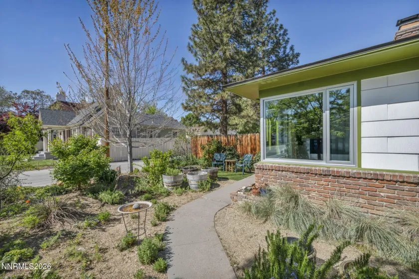 725 Gordon, Reno, Nevada 89509, 3 Bedrooms Bedrooms, ,2 BathroomsBathrooms,Residential,Residential,Gordon,260004996