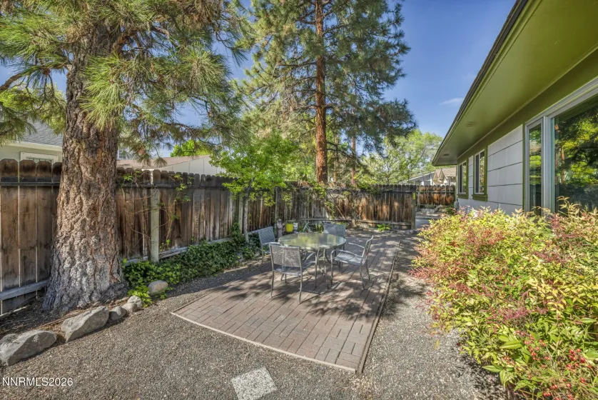 725 Gordon, Reno, Nevada 89509, 3 Bedrooms Bedrooms, ,2 BathroomsBathrooms,Residential,Residential,Gordon,260004996