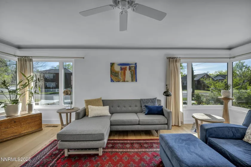 725 Gordon, Reno, Nevada 89509, 3 Bedrooms Bedrooms, ,2 BathroomsBathrooms,Residential,Residential,Gordon,260004996