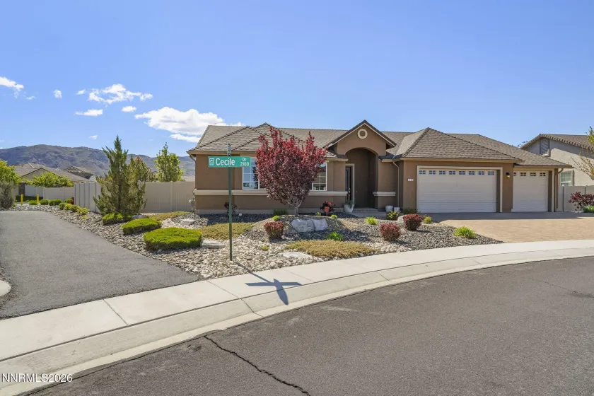 2198 Cecile, Reno, Nevada 89521, 4 Bedrooms Bedrooms, ,3 BathroomsBathrooms,Residential,Residential,Cecile,260004998
