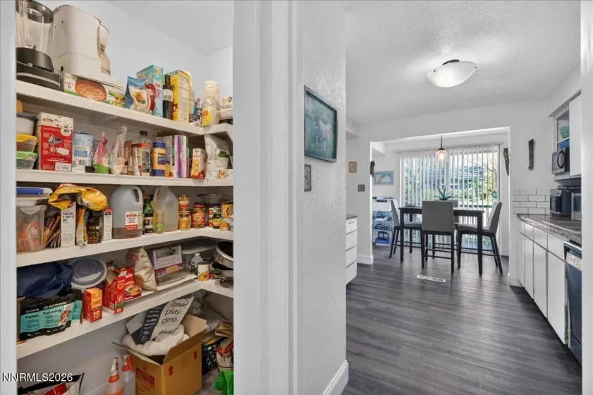 1593 York, Sparks, Nevada 89431, 3 Bedrooms Bedrooms, ,2 BathroomsBathrooms,Residential,Residential,York,260004999