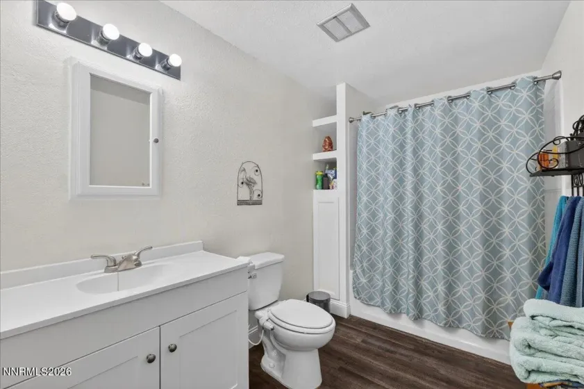 1593 York, Sparks, Nevada 89431, 3 Bedrooms Bedrooms, ,2 BathroomsBathrooms,Residential,Residential,York,260004999