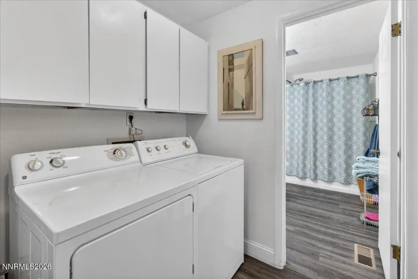 1593 York, Sparks, Nevada 89431, 3 Bedrooms Bedrooms, ,2 BathroomsBathrooms,Residential,Residential,York,260004999