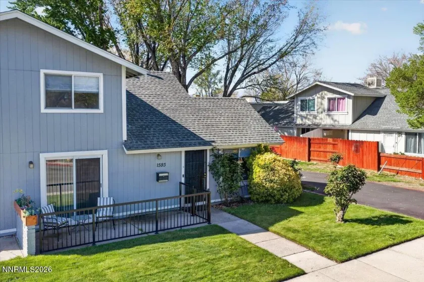 1593 York, Sparks, Nevada 89431, 3 Bedrooms Bedrooms, ,2 BathroomsBathrooms,Residential,Residential,York,260004999