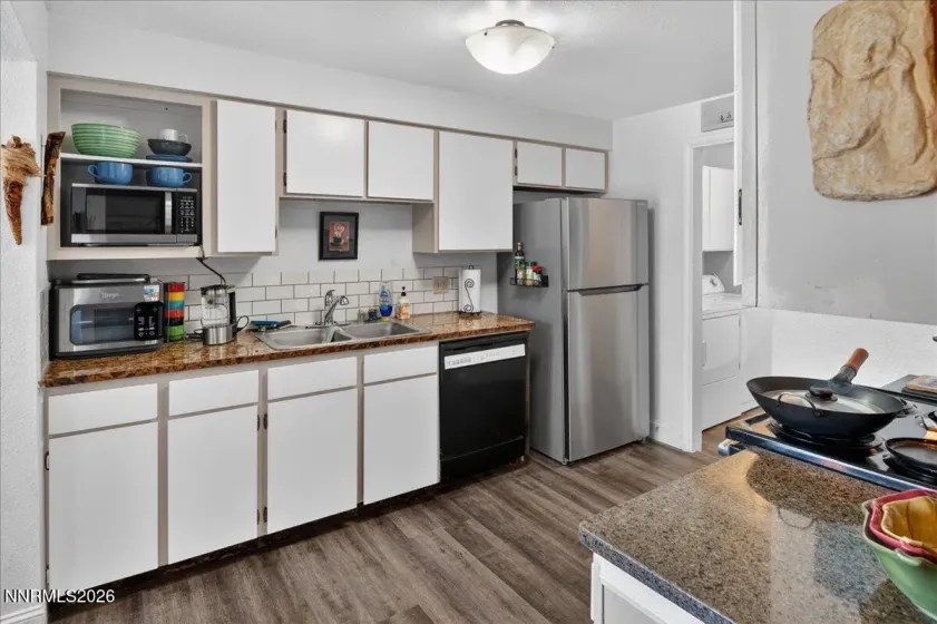 1593 York, Sparks, Nevada 89431, 3 Bedrooms Bedrooms, ,2 BathroomsBathrooms,Residential,Residential,York,260004999